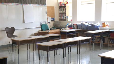 Teachers in Ontario’s French-language public school system to hold strike vote
